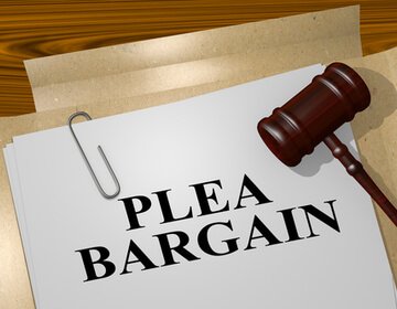 Photo of What Is A Plea Bargain? How To Get One